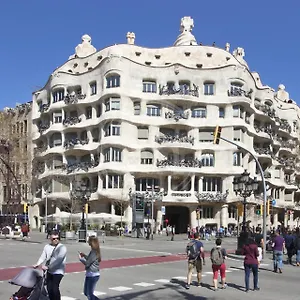 https://moderno-y-espacioso-apartamento-en-calle-mallorca.topbarcelonahotels.com